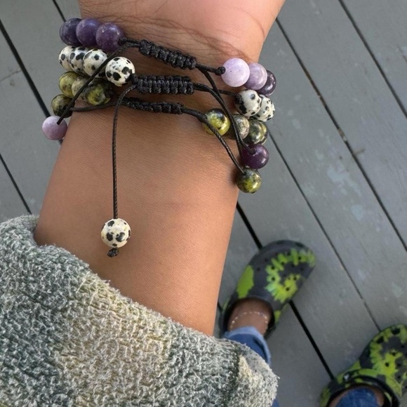 Lepidolite Adjustable Gemstone Bead Bracelet 8mm - Picture 4 of 5